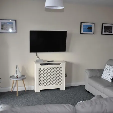 Causeway Coast Apartments Kyla Marine Балликасл Экстерьер фото